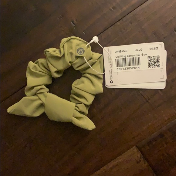 🌸Uplifting Scrunchie Bow-Hazel Green:LAST ONE. - Picture 3 of 3